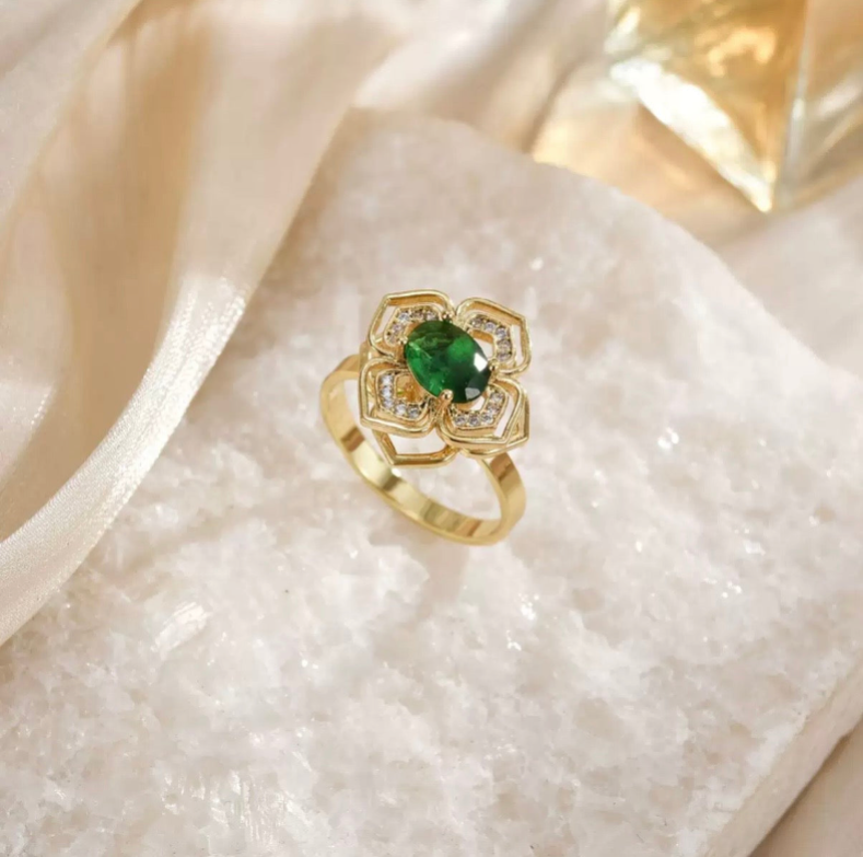 Emerald Aura Anxiety Ring - green spinner ring for stress relief