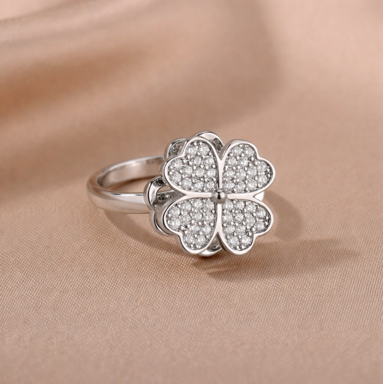 Four Hearts Elegance Anxiety Ring - heart spinner ring detail